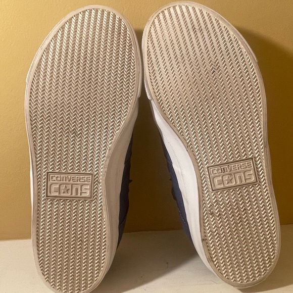 Converse. Mens. 9.5. Blue. Almost Denim-like. Awesome.
Very clean. 99% new. - Picture 7 of 7
